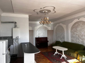 Vage Gest House